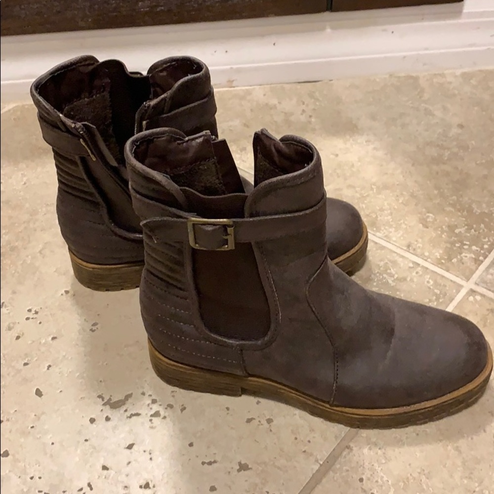 Low top bamboo boots